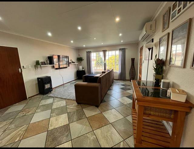 3 BEDROOM PROPERTY TO RENT IN AMAROSA